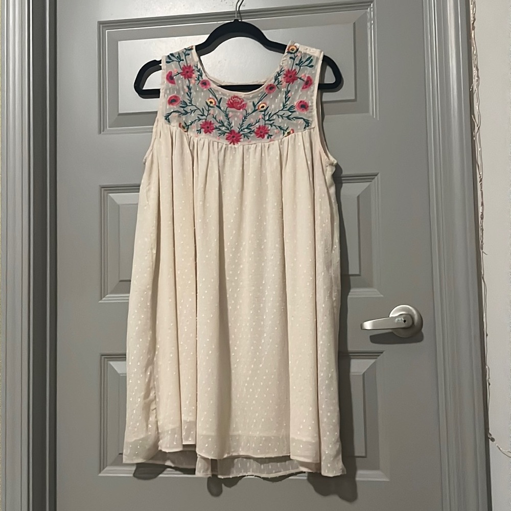 Floral cream dress. M